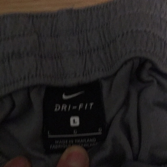 Kids Nike shorts - Picture 3 of 3